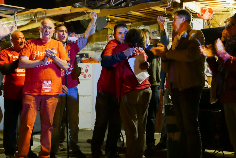 Los trabajadores de Coca Cola entran a trabajar en la fbrica tras ms de un ao de lucha