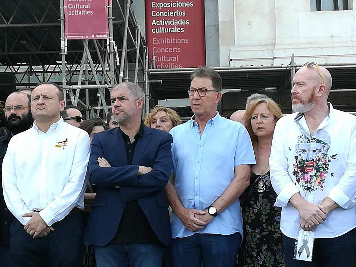 Unai Sordo y Jaime cedrn en la concentracin de Cibeles, en Madrid