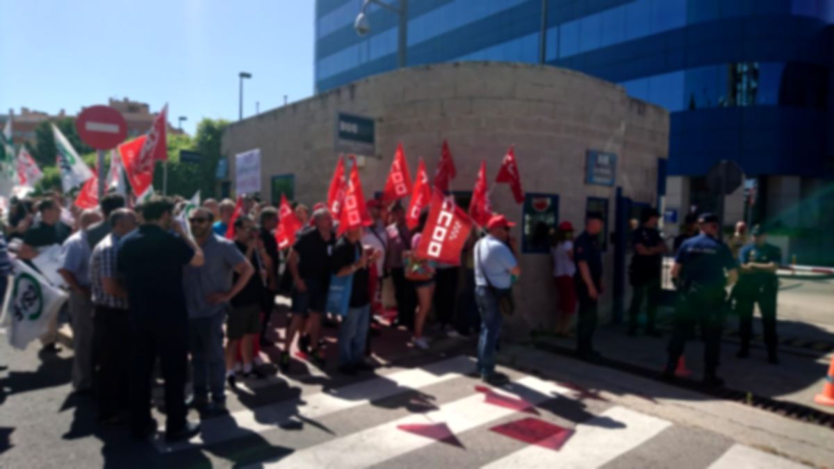 Los vigilantes de seguridad del BOE y los centros de menores pierden un 30% de salario