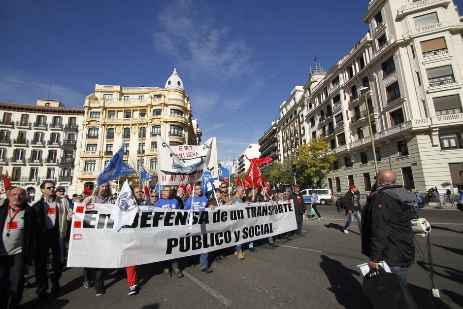 Manifestacin de la plantilla de la EMT por un transporte pblico y de calidad 26/11/2015