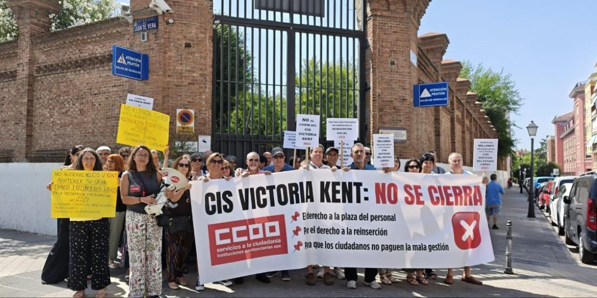 Concentración contra el cierre del Centro de Inserción Social Victoria Kent