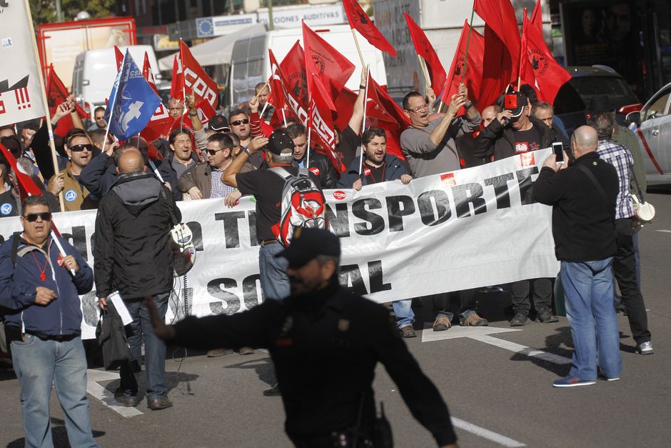 Manifestacin de la plantilla de la EMT por un transporte pblico y de calidad 26/11/2015