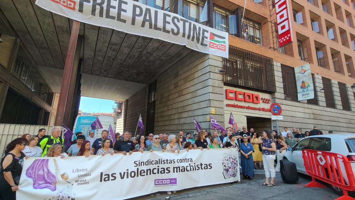 Concentración contra el asesinato machista en Mairena del Aljarafe (Sevilla).