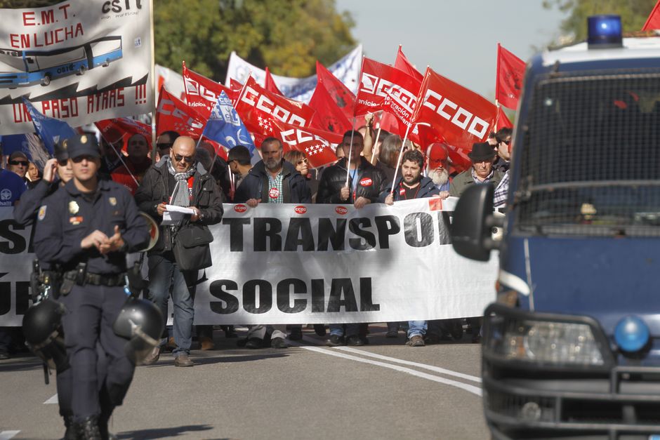 Manifestacin de la plantilla de la EMT por un transporte pblico y de calidad 26/11/2015