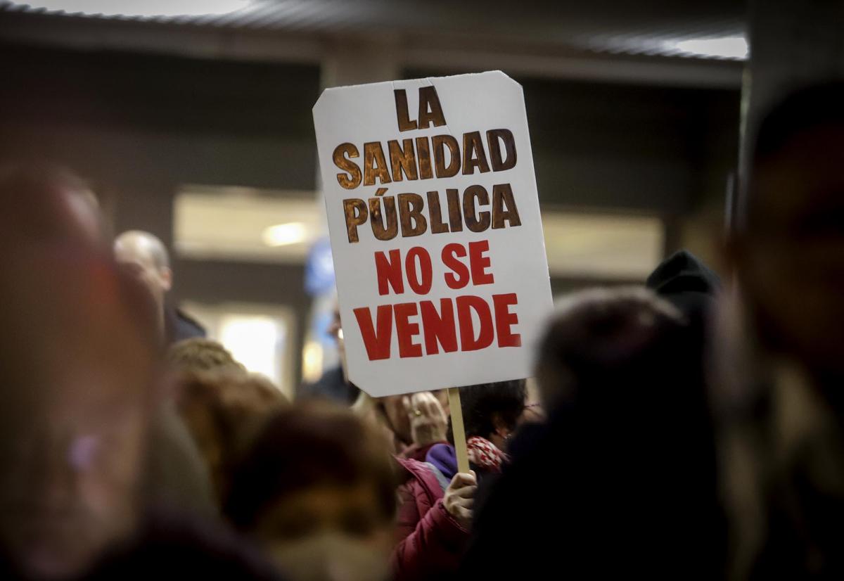 Protesta frente al Hospital de Torrejón, gestionado por Ribera Salud, el pasado mes de diciembre de 2025