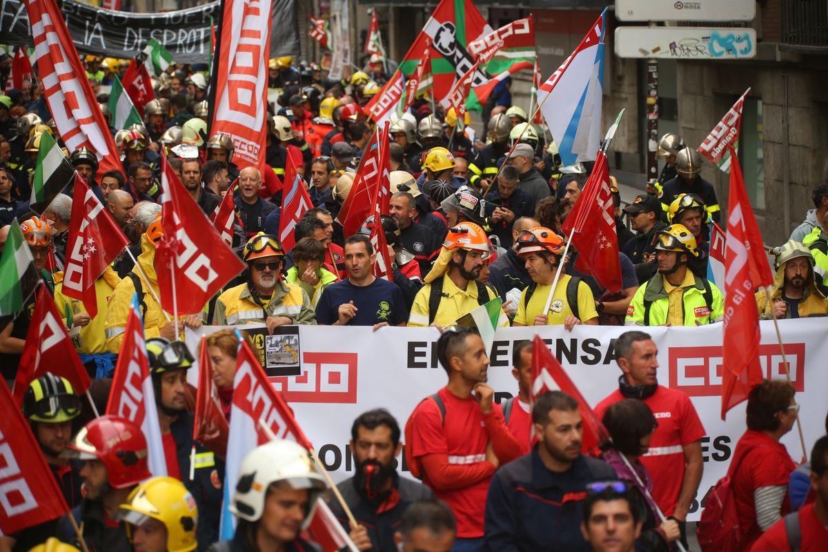 Manifestacin en Madrid por una regulacin estatal consensuada para los bomberos