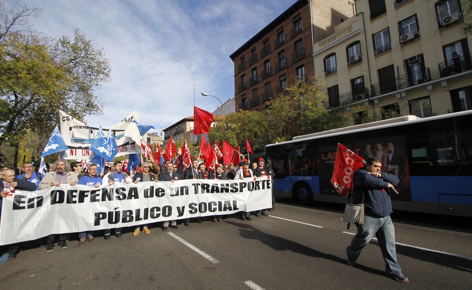 Manifestacin de la plantilla de la EMT por un transporte pblico y de calidad 26/11/2015