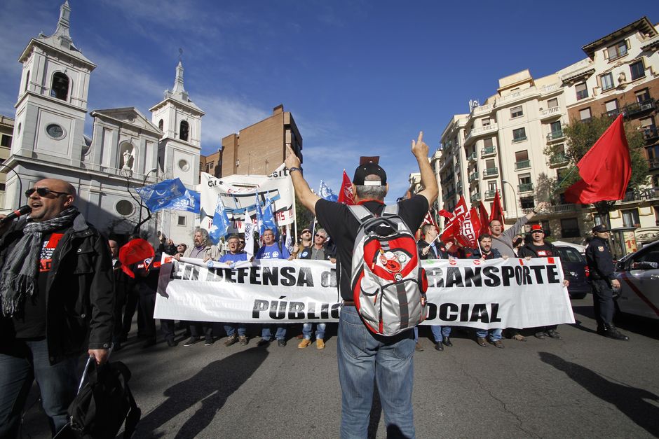 Manifestacin de la plantilla de la EMT por un transporte pblico y de calidad 26/11/2015