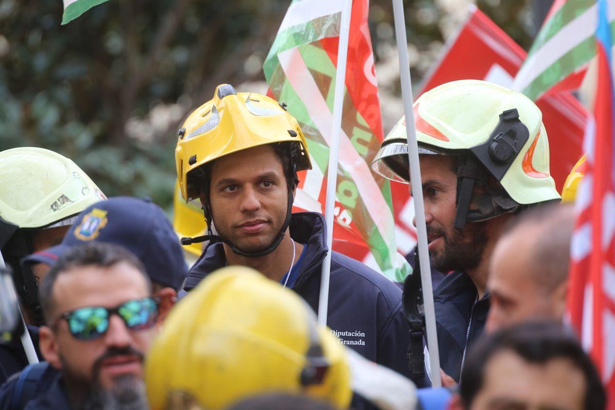 Manifestacin en Madrid por una regulacin estatal consensuada para los bomberos