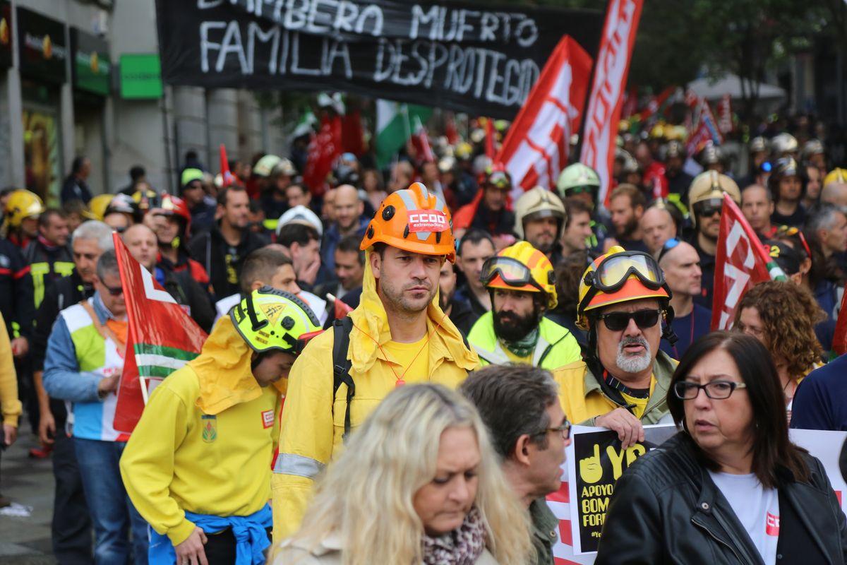 Manifestacin en Madrid por una regulacin estatal consensuada para los bomberos