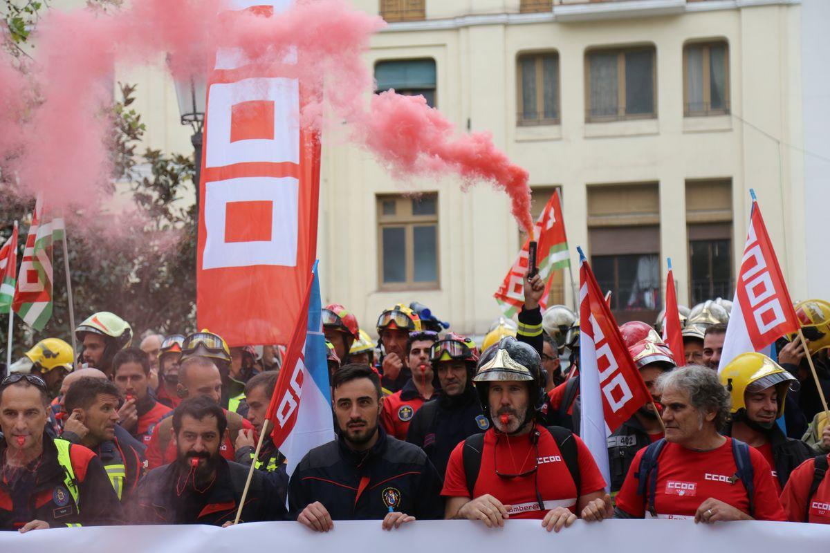 Manifestacin en Madrid por una regulacin estatal consensuada para los bomberos