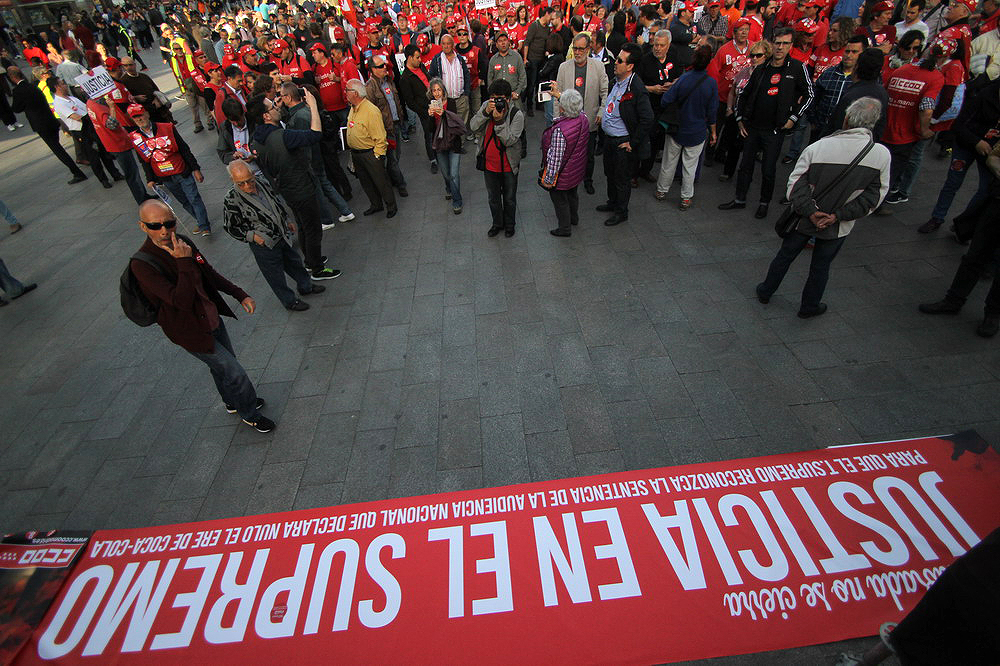 Manifestacin de trabajadores de CocaCola por Justicia en el Tribunal Supremo