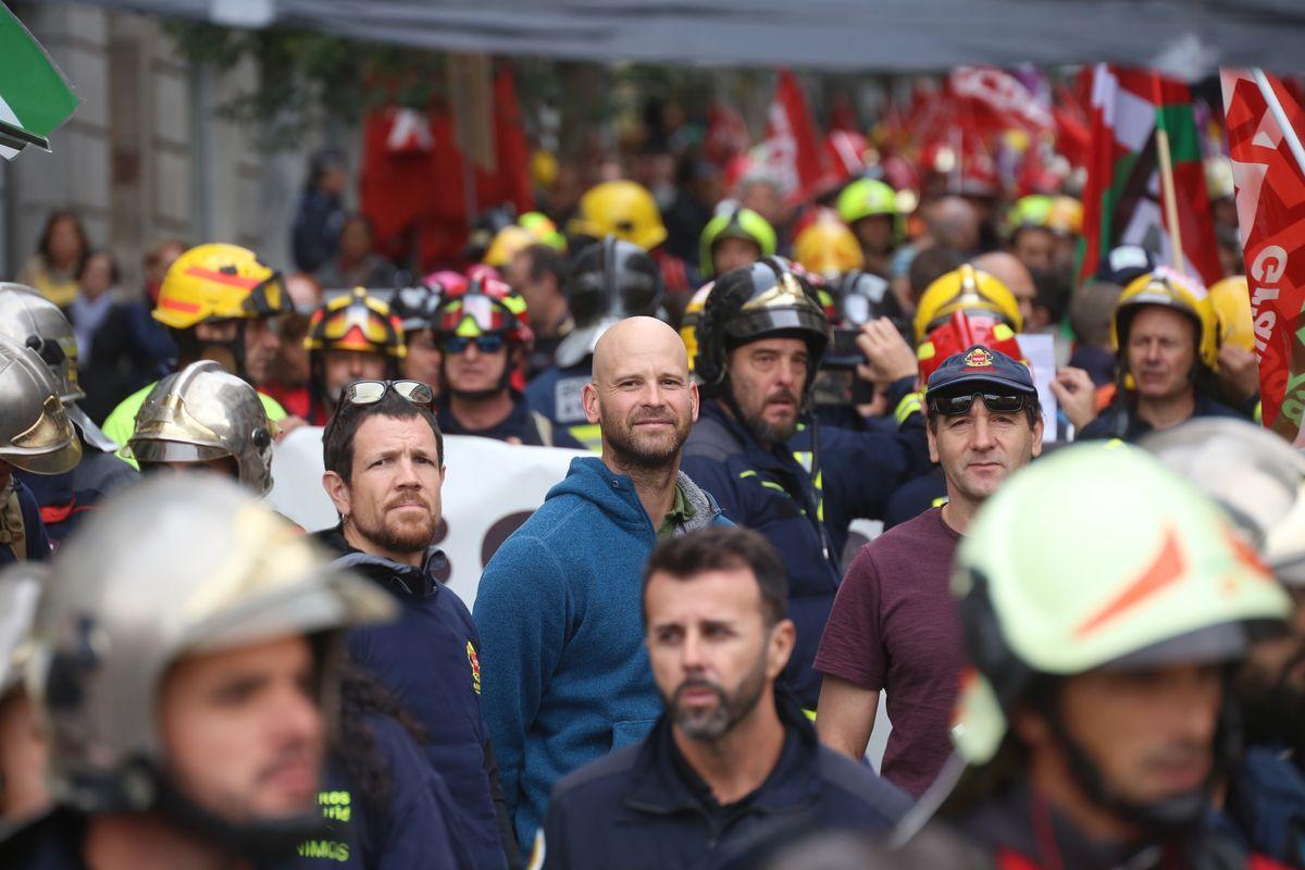 Manifestacin en Madrid por una regulacin estatal consensuada para los bomberos