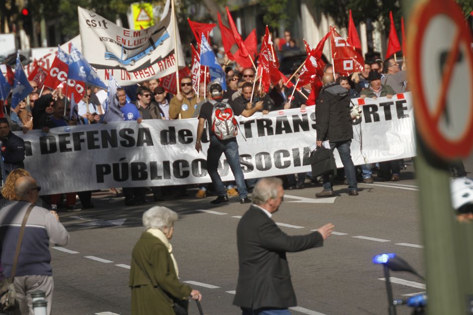 Manifestacin de la plantilla de la EMT por un transporte pblico y de calidad 26/11/2015