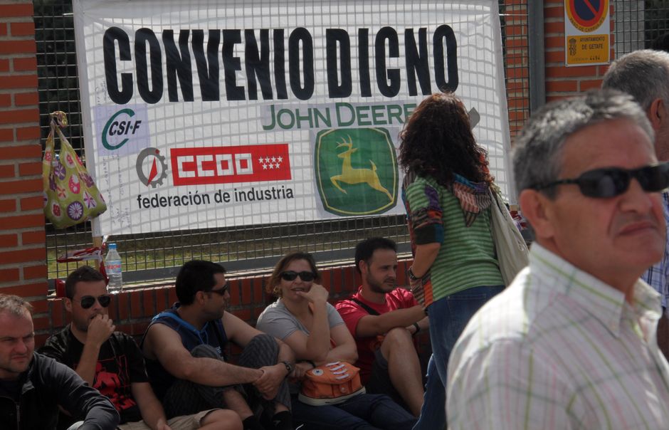 Protesta de la plantilla de John Deere en 2012 por el convenio colectivo