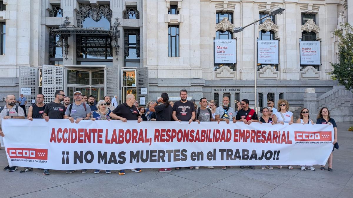 Concentración de CCOO Madrid por los dos últimos accidentes laborales mortales producidos en la Comunidad de Madrid