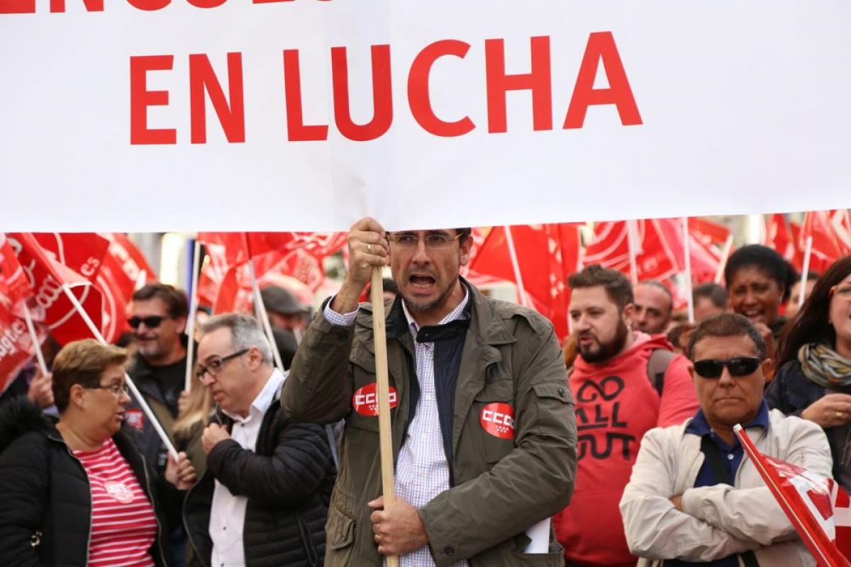 Manifestacin por un convenio justo contra la explotacin y la precariedad en los sectores TIC y EM